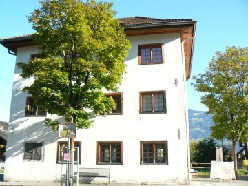 Nenzing, "Altes Gemeindeamt" und "Rotes Haus"